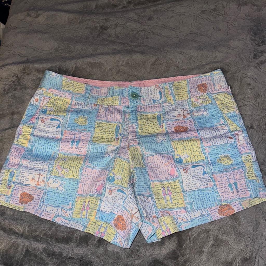 Lilly Pulitzer Short Written In The Stars Horoscope Shorts Size 10